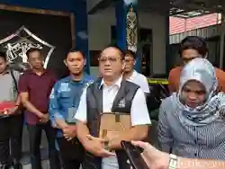 Keluarga Juwita Menyambut Berita bahwa Oknum TNI AL Sudah Jadi Tersangka dan Ditahan